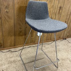 B&T Design  Bar Stool/ High Chair