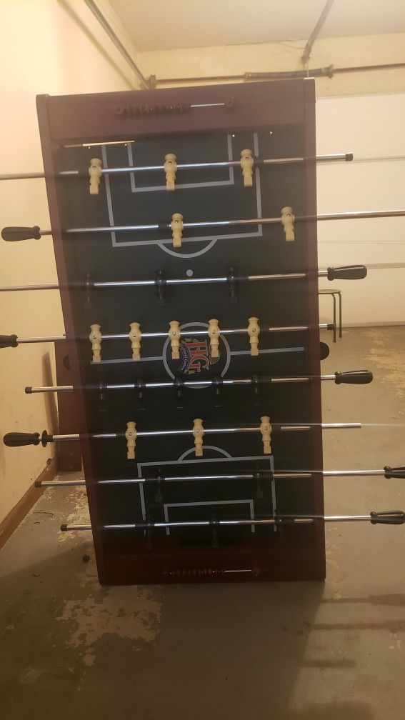 FOOSBALL TABLE