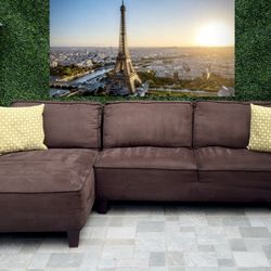 (Free Delivery 🚚) Large Brown 2-Piece Sectional w/Chaise Couch 