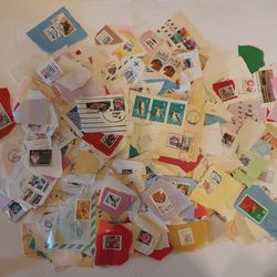 LOT OF POSTAGE STAMP COLLECTION 