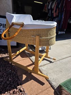 Wicker Moses Basket with Wooden Stand
