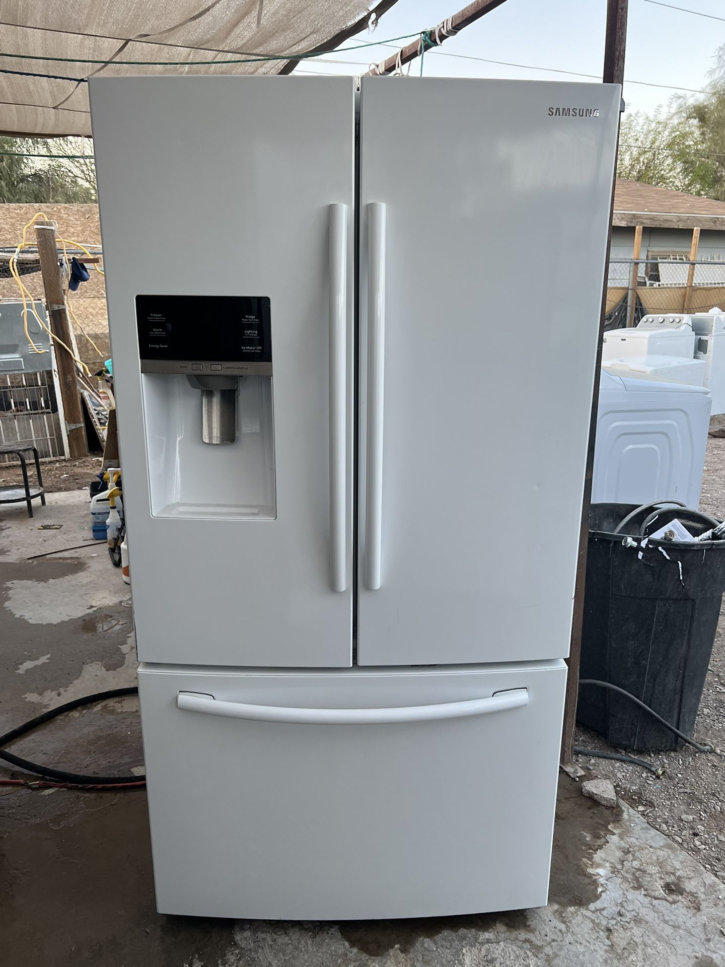 SAMSUNG REFRIGERATOR
