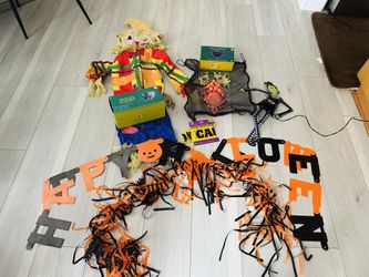 Halloween Decorations Lot - Scarecrow, Tree Or Window Lighted Mask & More
