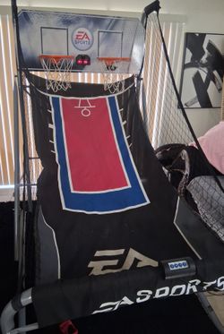 EA sports indoor basketball game