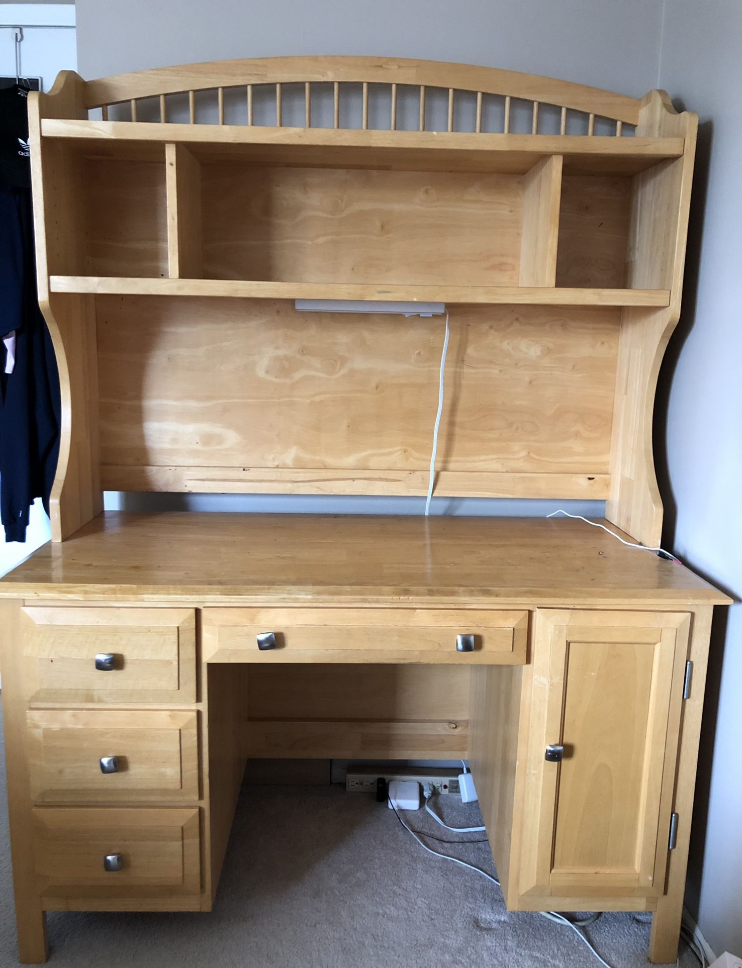 2pc Wooden Desk w/drawers+attached light