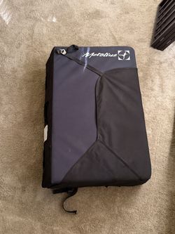 Bouldering crash pad