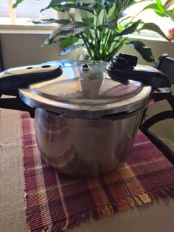 Presto 01370 stainless steel pressure cooker 8 qt