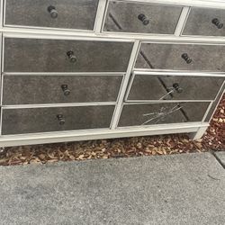 DRESSER MIRRORED