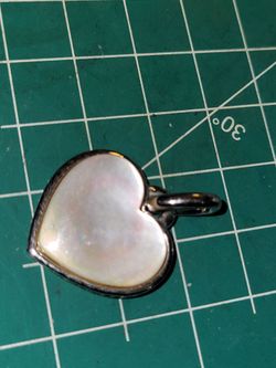 White heart pendant silver base 90s bling