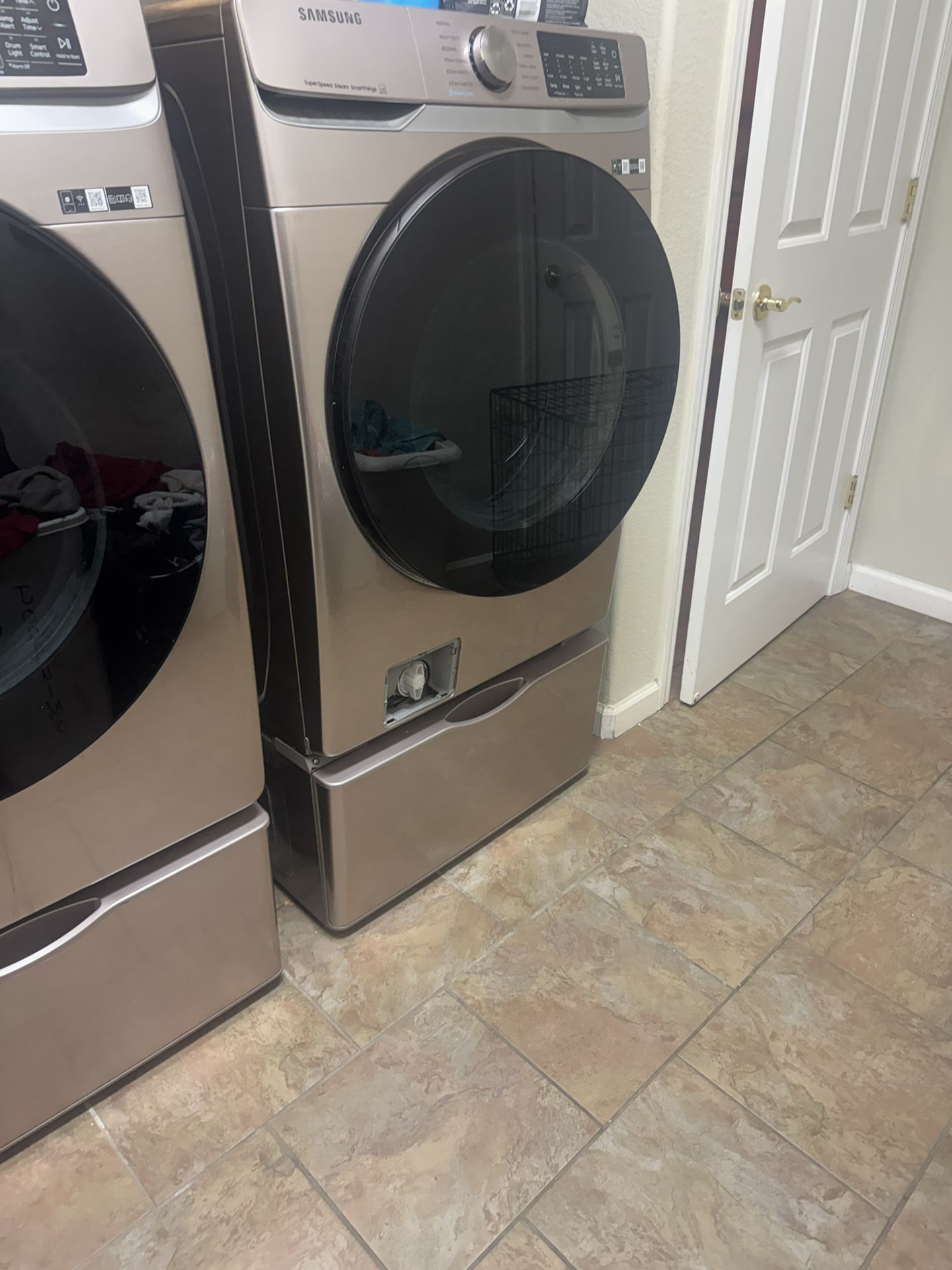 Samsung Washer And Dryer Moving Sale In Great Shape  Kept Clean