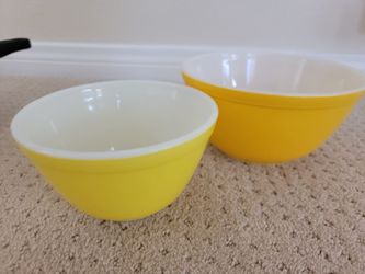 Vintage Pyrex Mixing Bowls