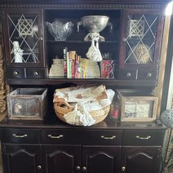 Beautiful Vintage Ethan Allen By Baumritter Hutch