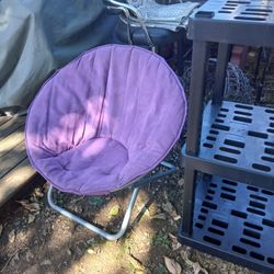 Saucer Chair That Folds Up 