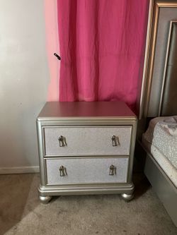 Diva 2 nightstand