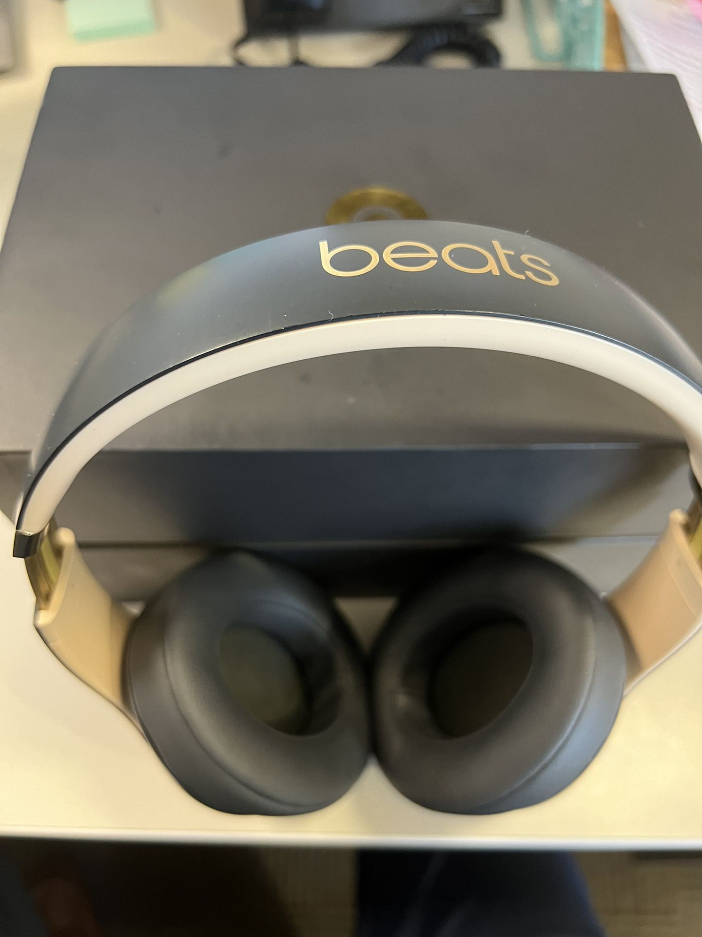 Beats Studio 3 Wireless Headphones with Original Box and Carrying Case