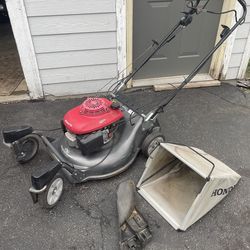HONDA Self-Propelled Lawn Mower