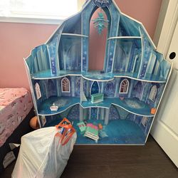 Frozen play castle