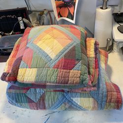 Full Quilt, Shams, Small Decorative Pillow 