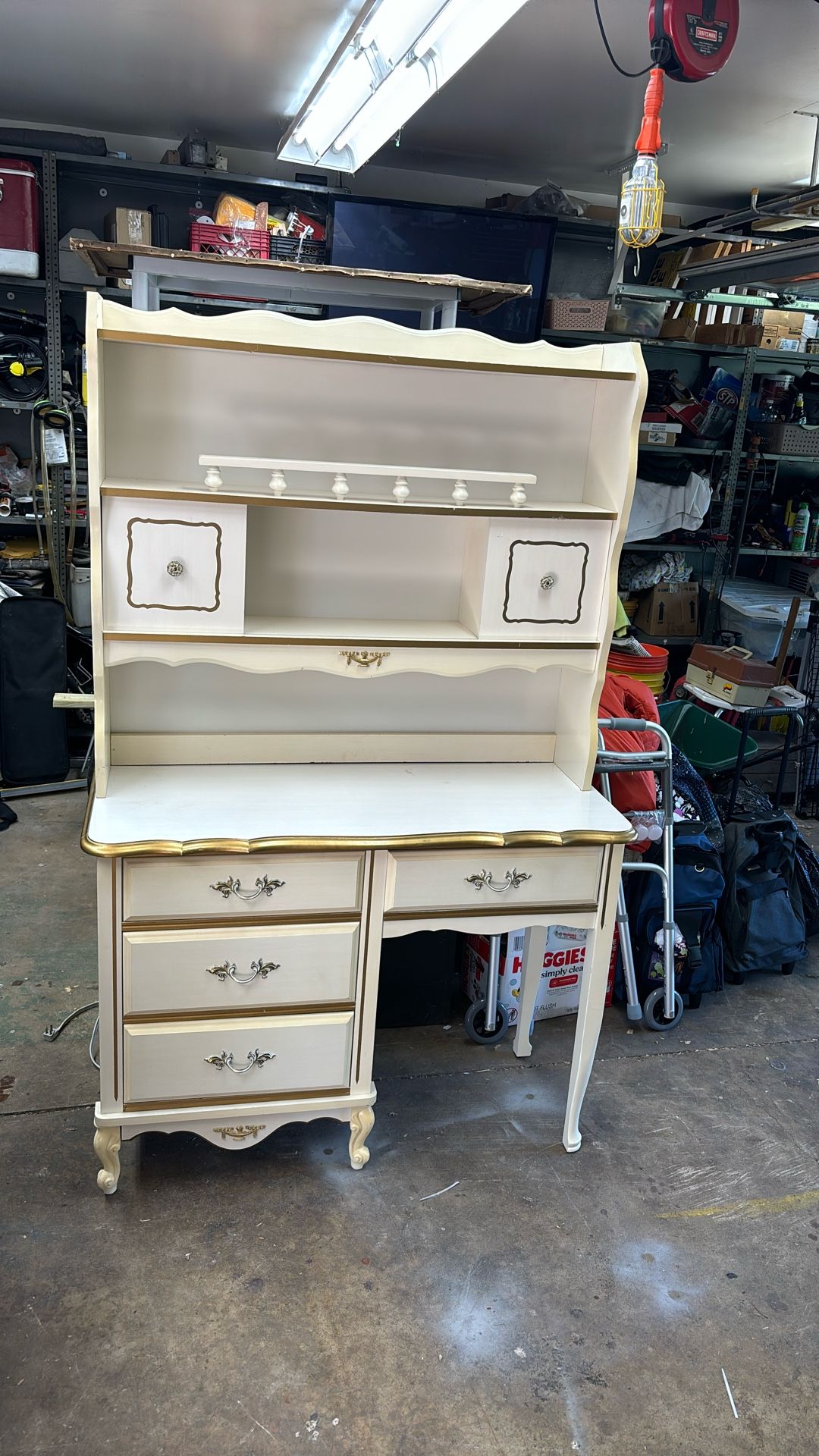 Desk/ Vanity/Drsser