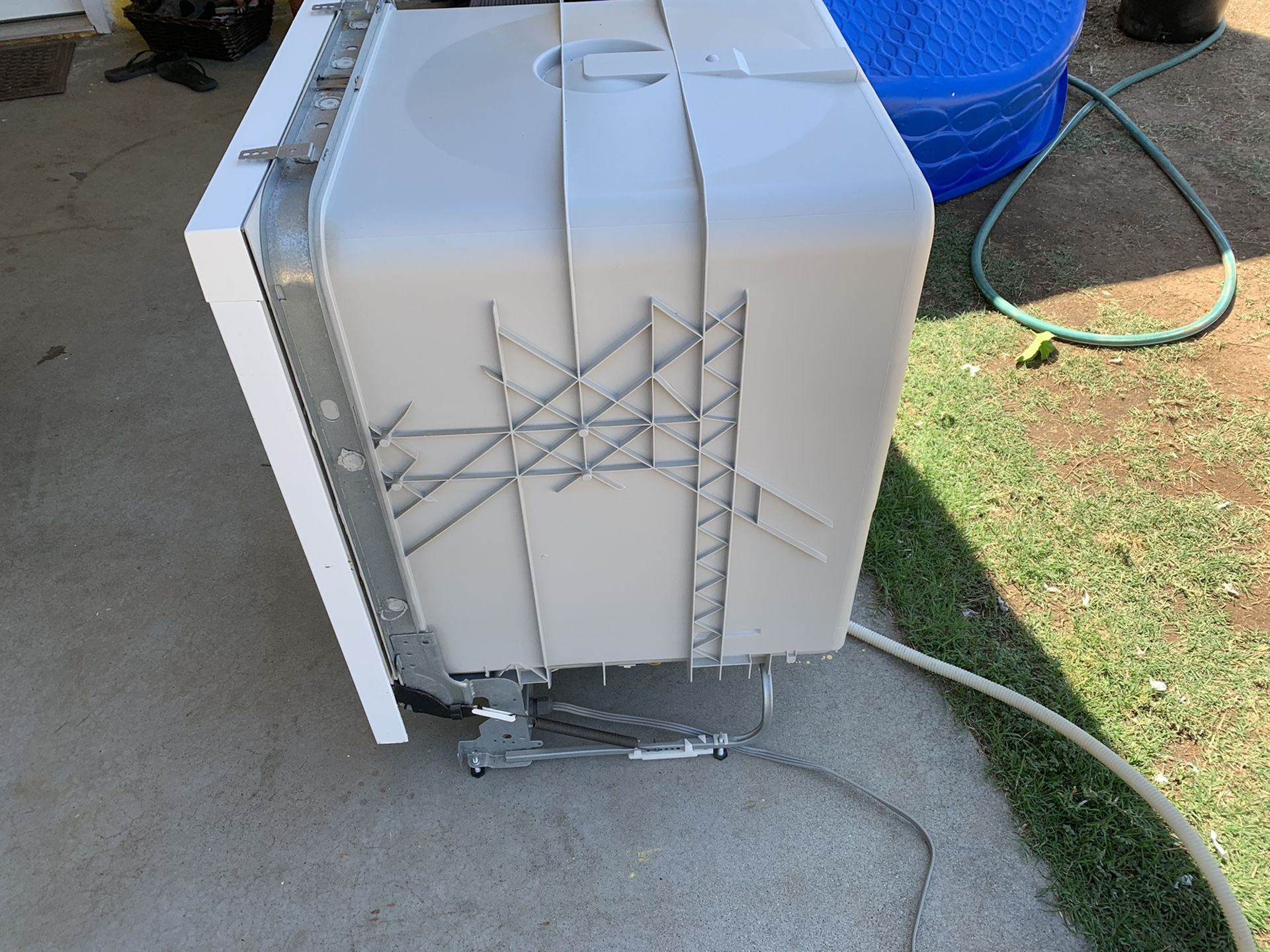 Whirlpool Dishwasher for Sale in Fresno, CA OfferUp