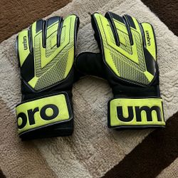 UMBRO GOALIE GLOVES 