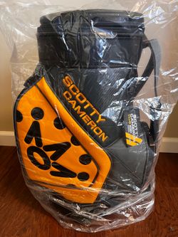 Scotty Cameron 2020 Den Caddy/Mini Staff Bag – New w/ Putter Cover/Sticker/Pin/
