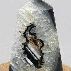 Natural Polished Tower Point Crystal Geode Agate & Black Onyx 79g or 2.8oz Rock