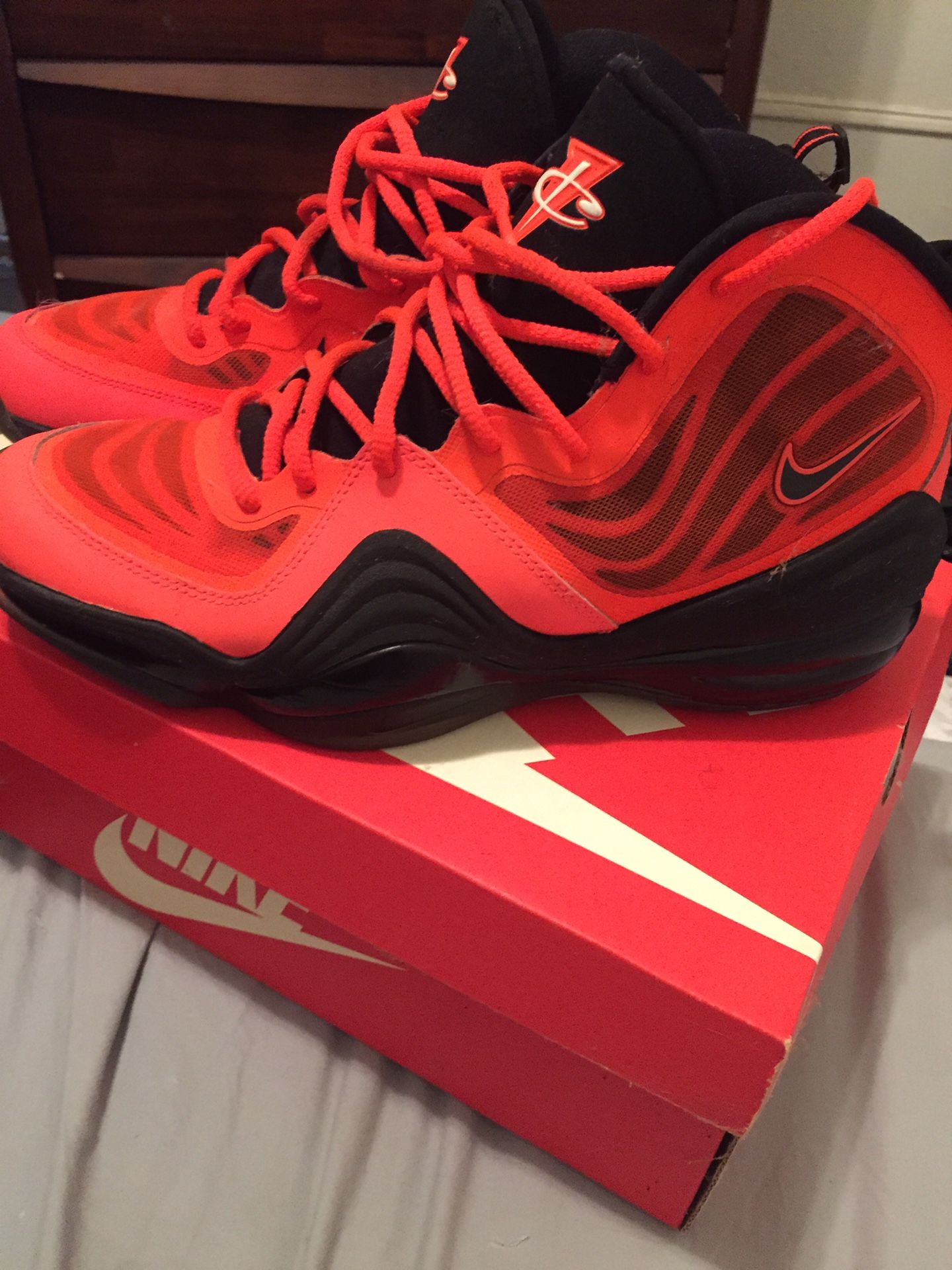 Nike penny V (35$) (Sz 9.5)