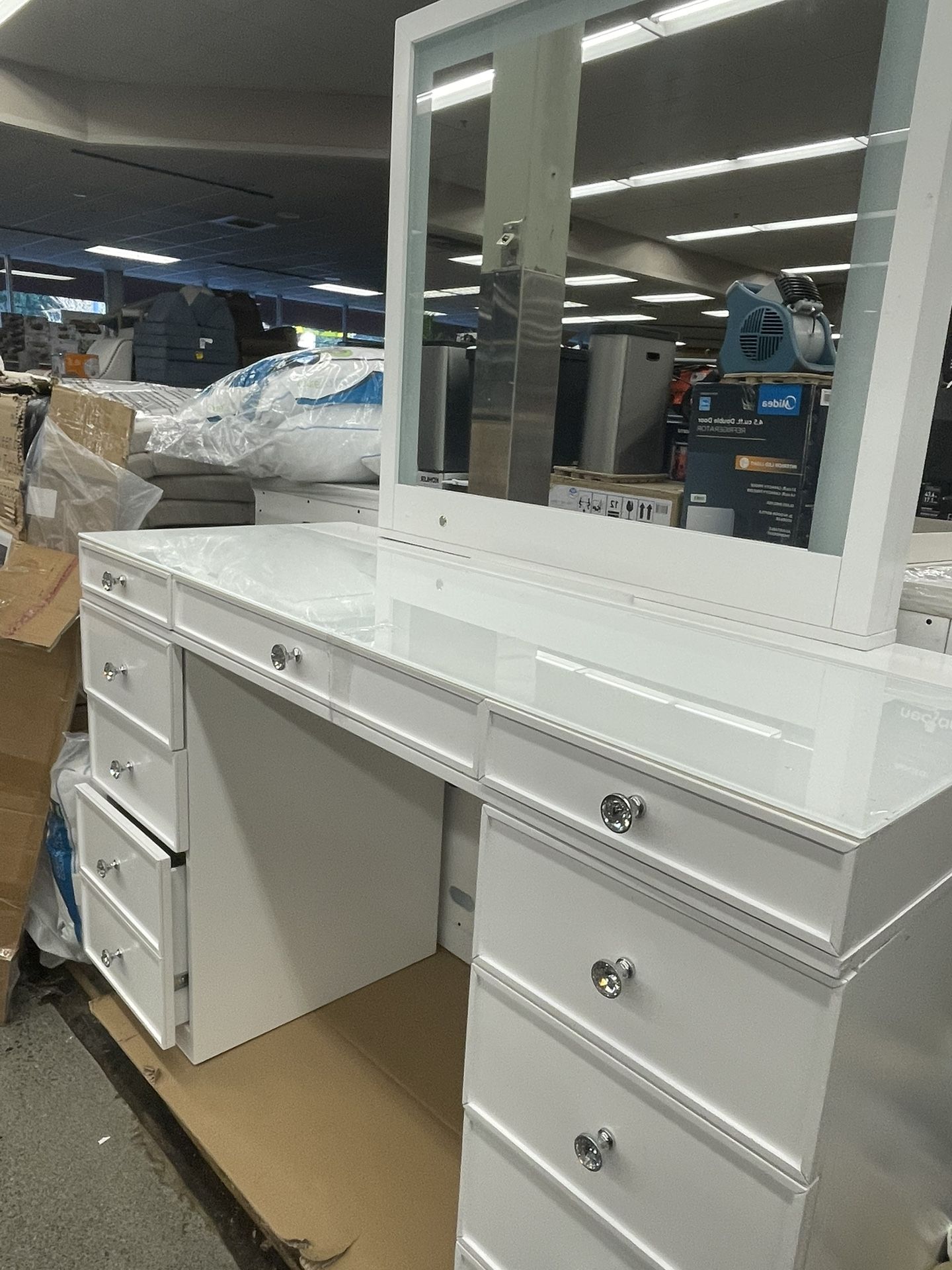 Vanity Makeup Table