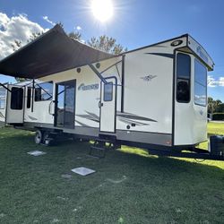 RV ( Travel Tráiler) 