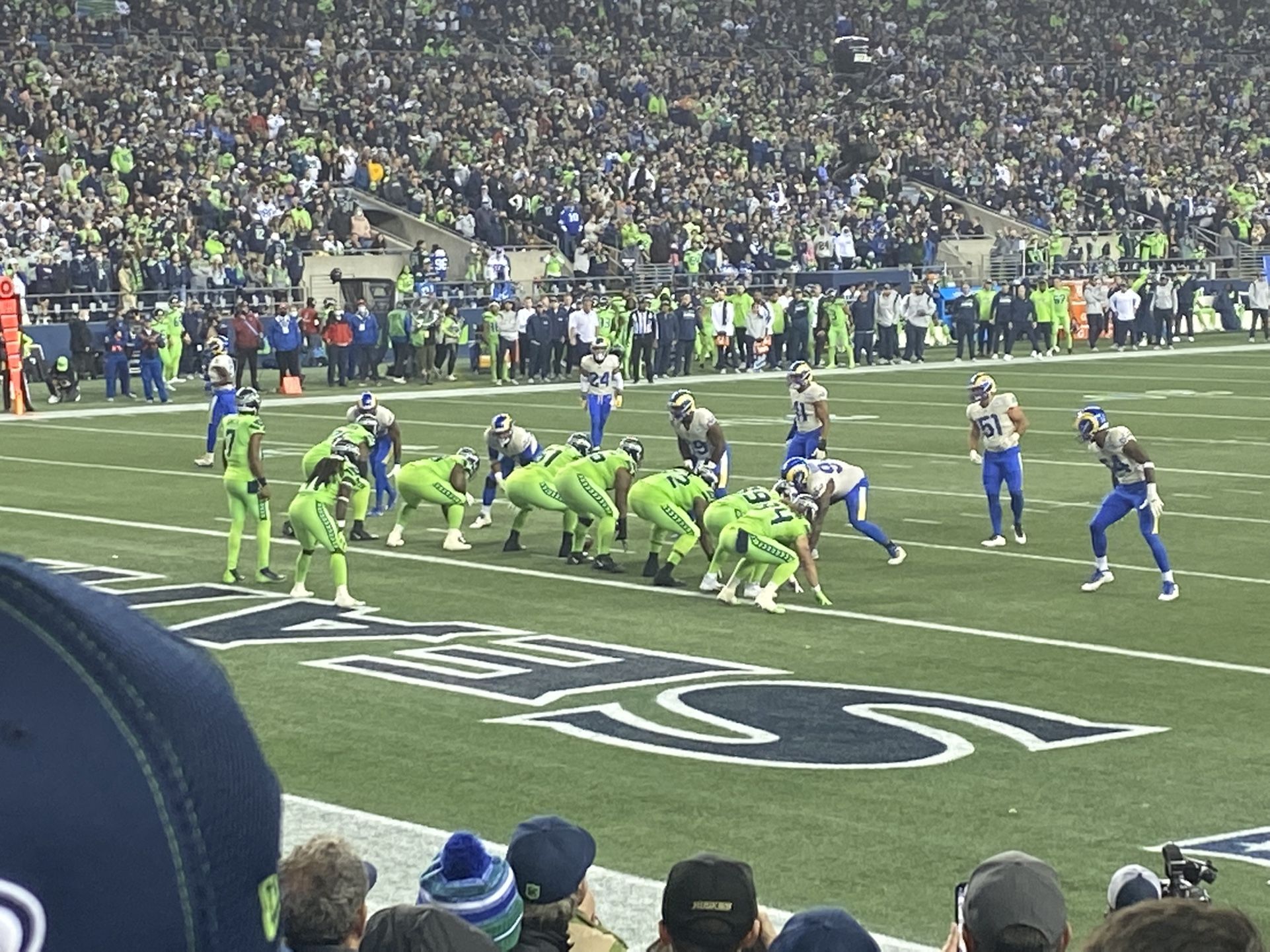 3 Tickets To Seattle Seahawks  Vs New Orleans Sainte- 4th Row