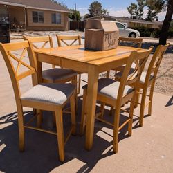 Table And Chairs With Leaf