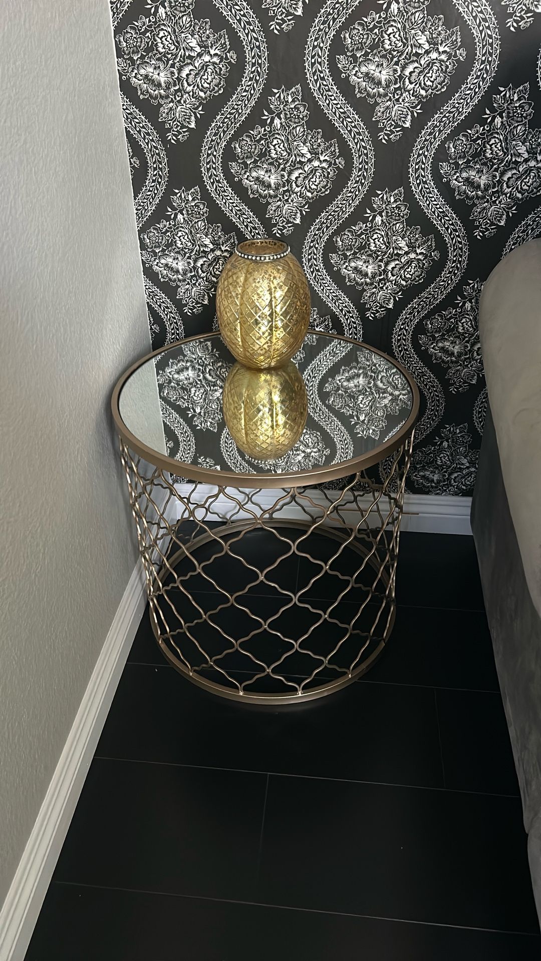 2 End Tables