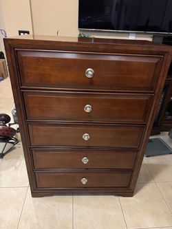 5 Drawer Chest Dresser Cherry