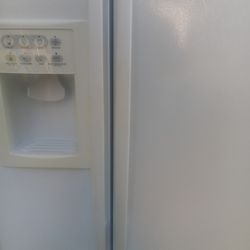 G@e Refrigerator Frost Free 