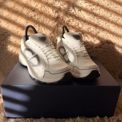Dior B30 Size 8