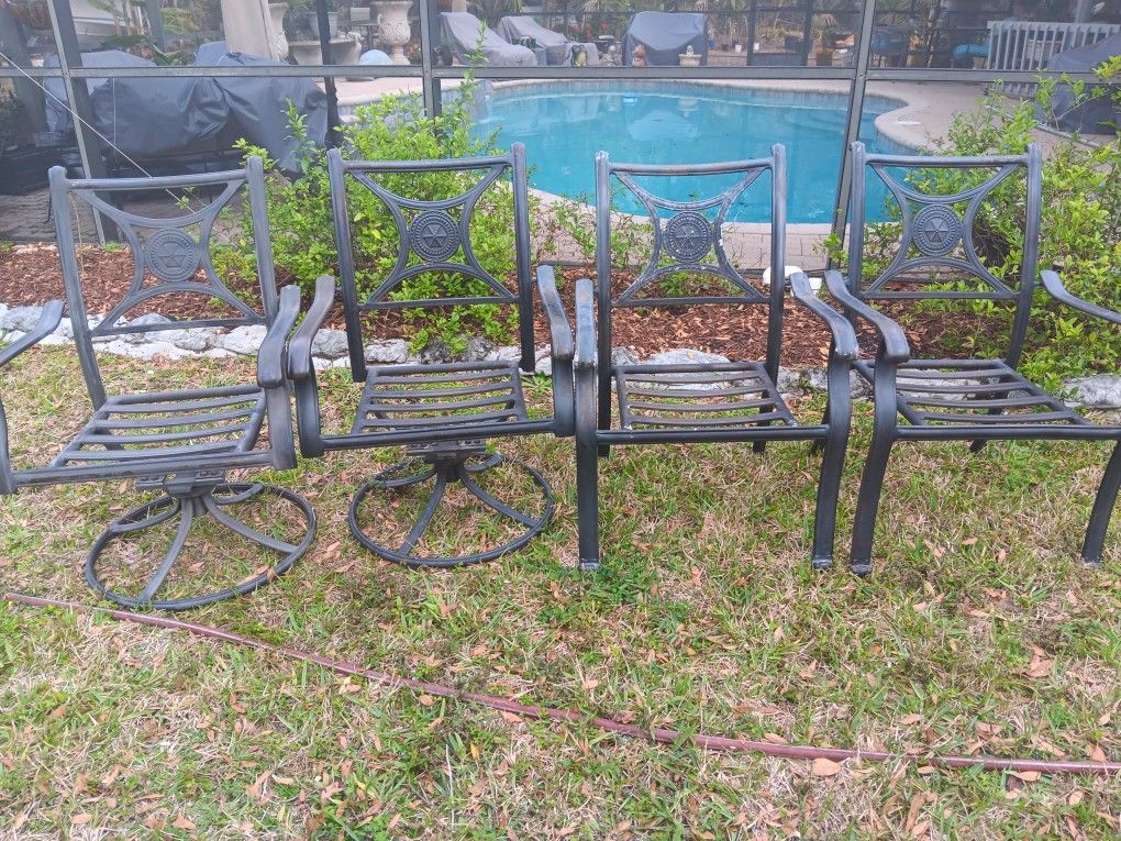 4 Patio Chairs