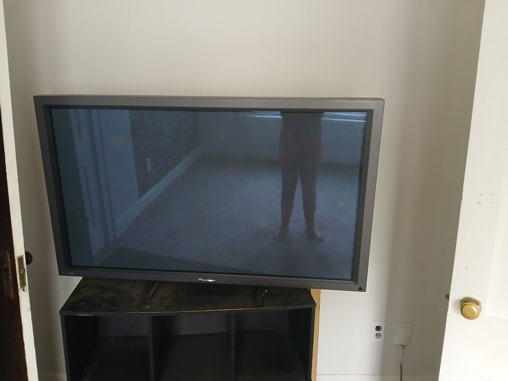 Pioneer plasma TV