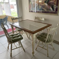 Vintage Dinning Table & Chairs