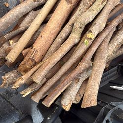 carga de 21 palos de almendro