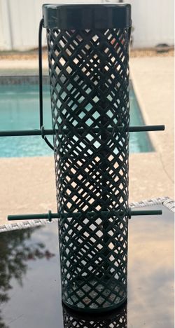 New Pennington Green Bird Feeder
