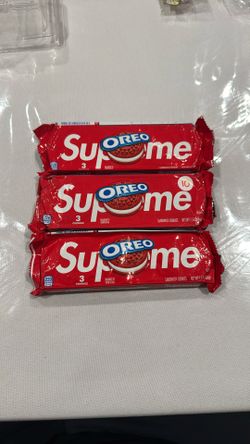 Supreme Oreo 3 Count Of Cookies 