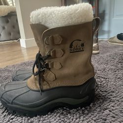 Sorel Women’s Size 9 Snow Boots