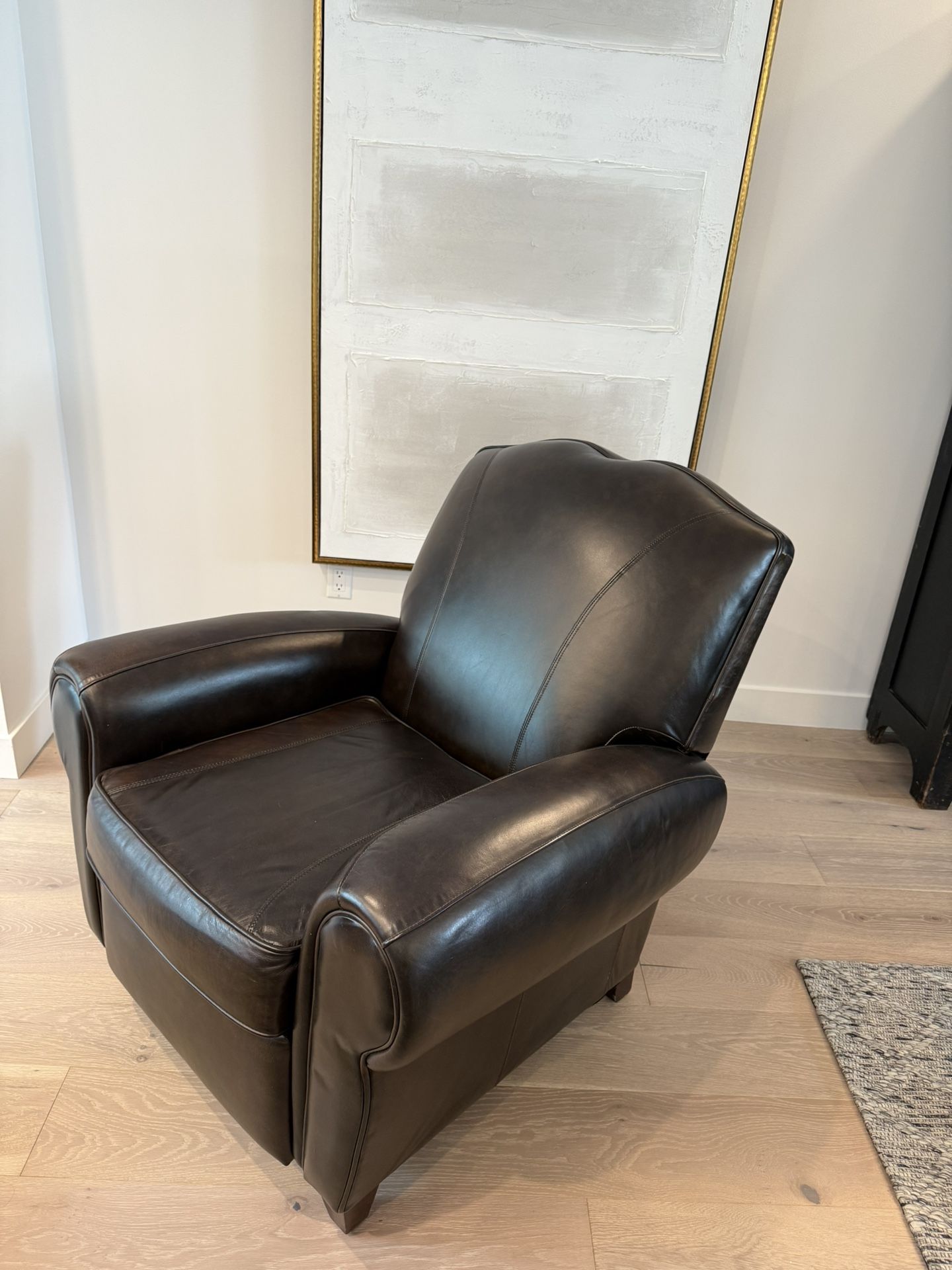 GREAT CONDITION Leather BarcaLounger Recliner (Value +$1250)