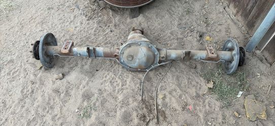 Chrysler 8.25 6-lug axle w/ drums- send offers/trades