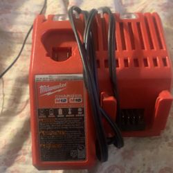 m12 M18 Charging Station 