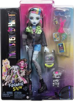 Monster High Frankie Stein in Denim Jacket, Shorts & Pet Dog Watzie