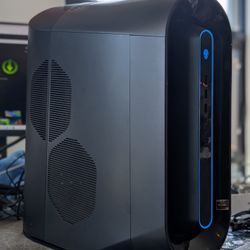 Alienware Aurora R10 Ryzen Edition Gaming PC Nvidia RTX 2070 Ryzen 7 3800X  32GB 2TB 1000W