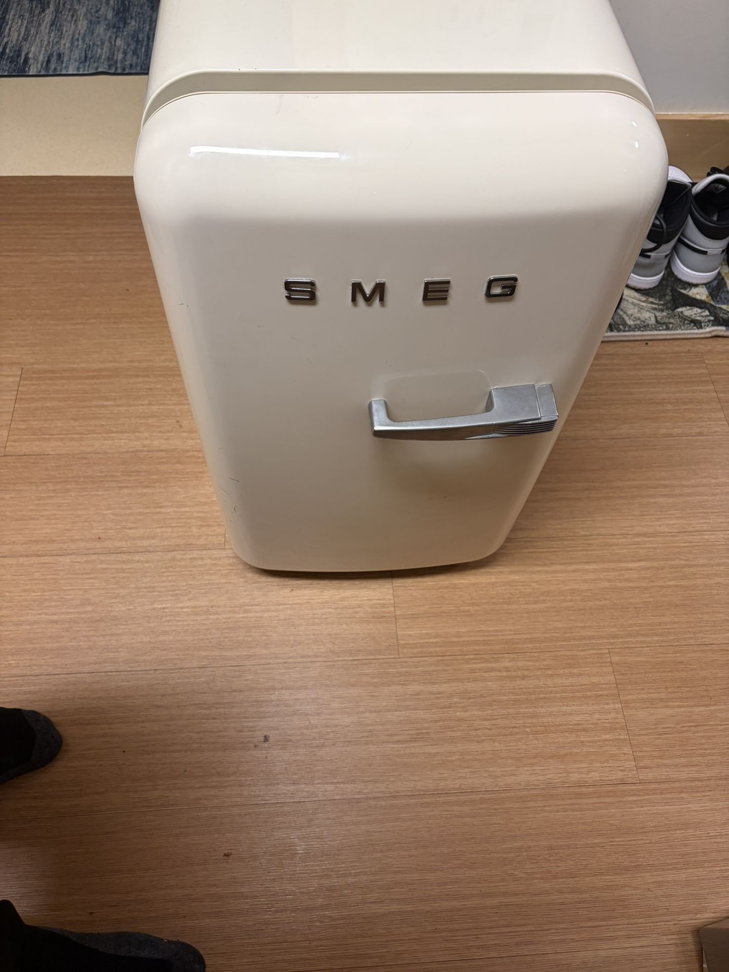 Smeg Bar Mini Fridge