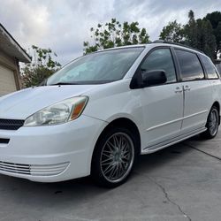 2004 Toyota Sienna